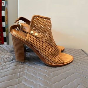 Rag and Bone perforated leather nude tan sandal size 37 7